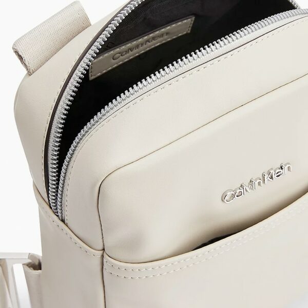 Calvin Klein Utility Napa Conv Repo Stony Beige