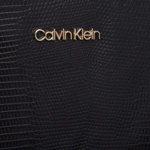 Calvin Klein Ck Must Shoulder Bag Md Lizard Black