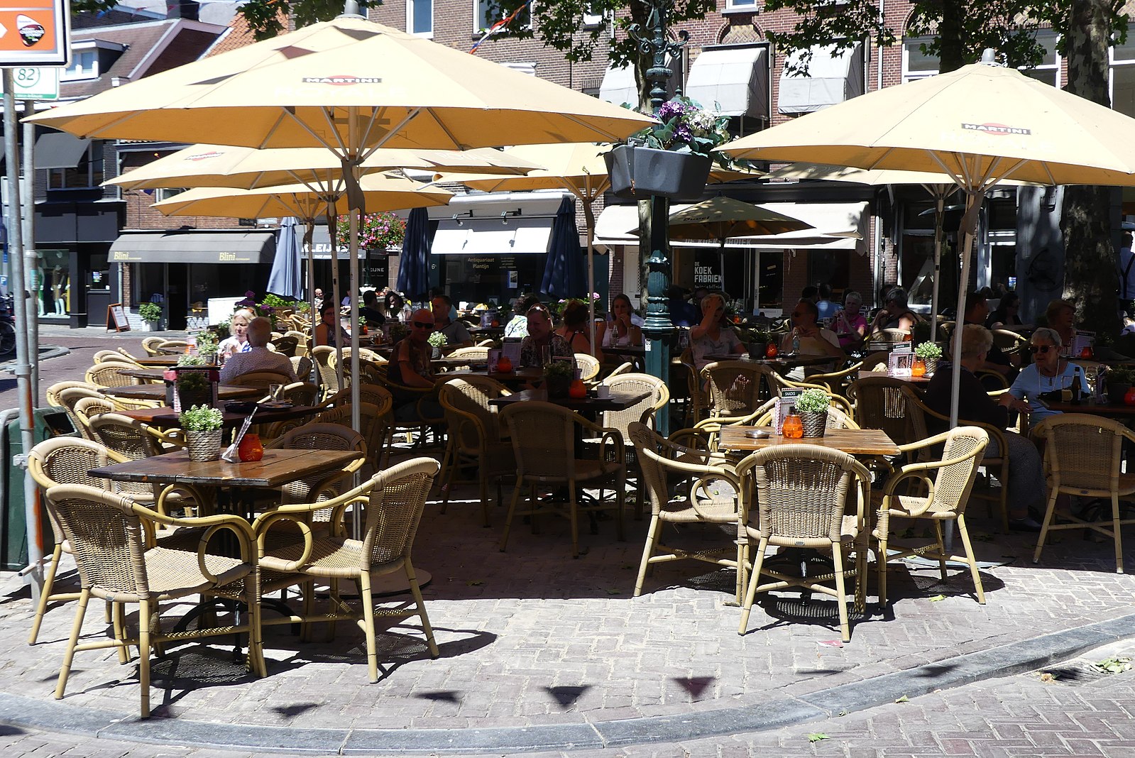 Terras_Ginnekenmarkt_Breda_P1160431