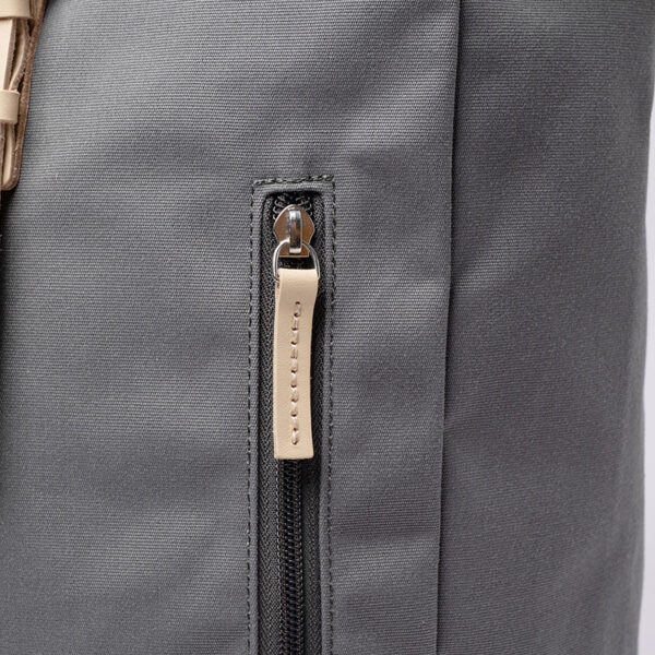 Sandqvist Dante Backpack Stone Grey with Natural Leather
