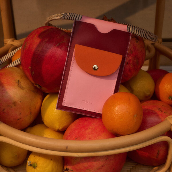 The Sticky Sis Club phone pouch | il sole | colore | cherry red + dolce pink + arancia orange